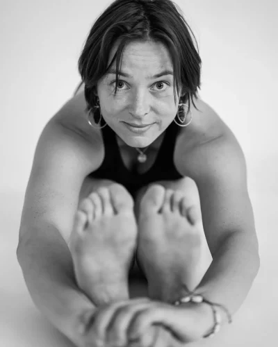 2023_Ilona Yoga_N&B-46
